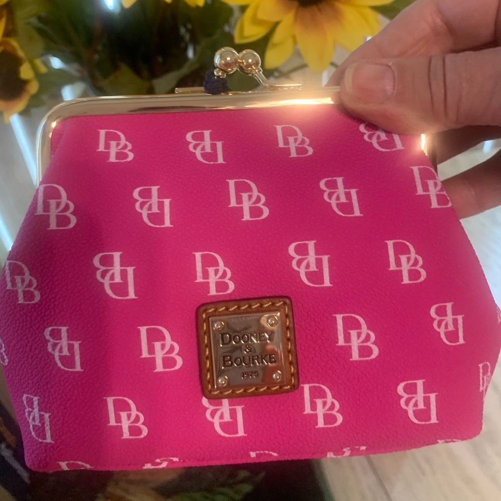 Large framed New Genuine Dooney & Bourke coin purse with 6 credit card slots